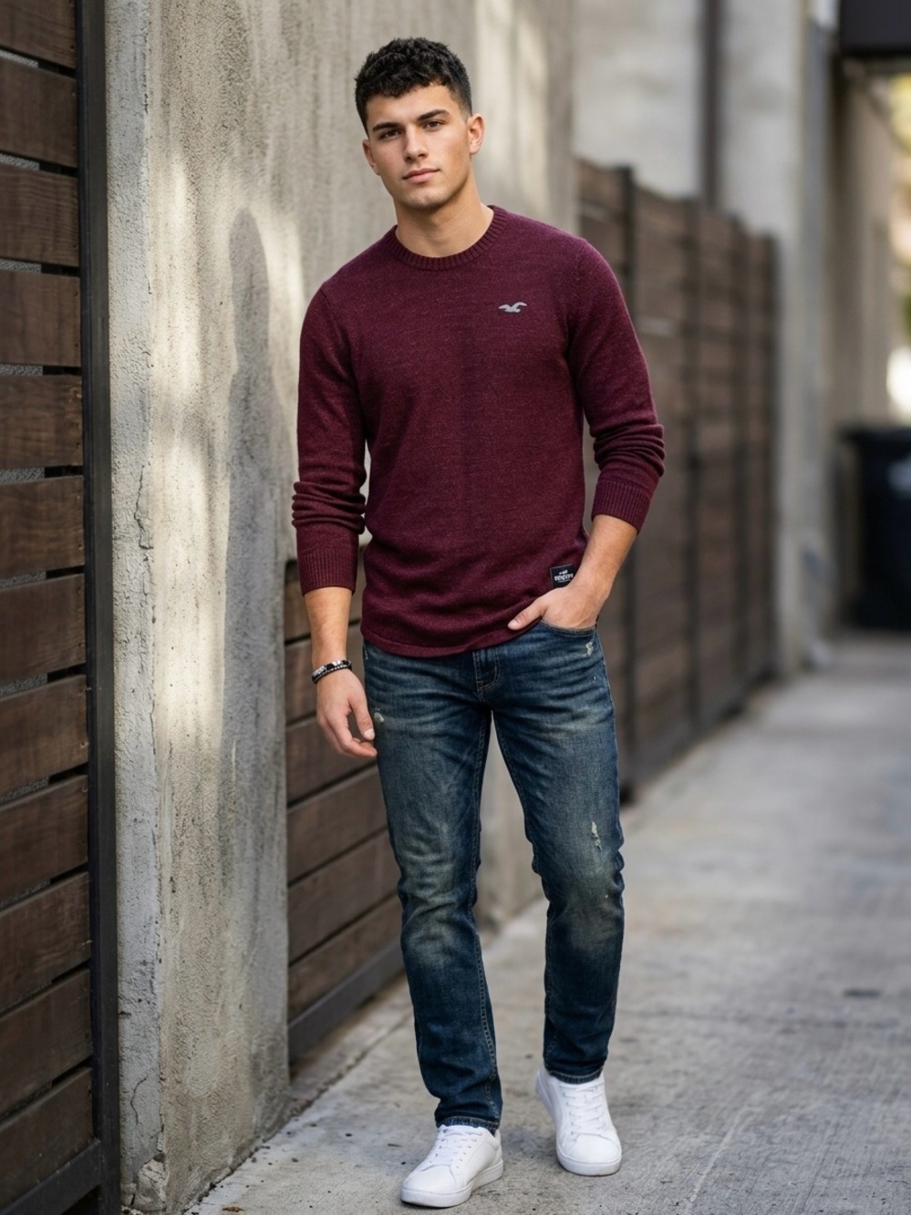 Hollister Mens Sweater Large Burgundy Crew Neck Curved Hem Knit Pullover Logo